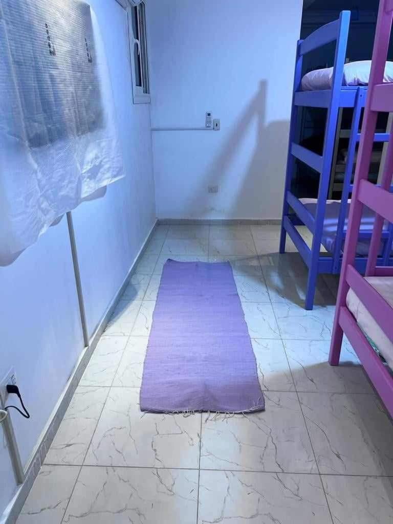 Apartment Virtue Pyramid View House Females,children And Families Only