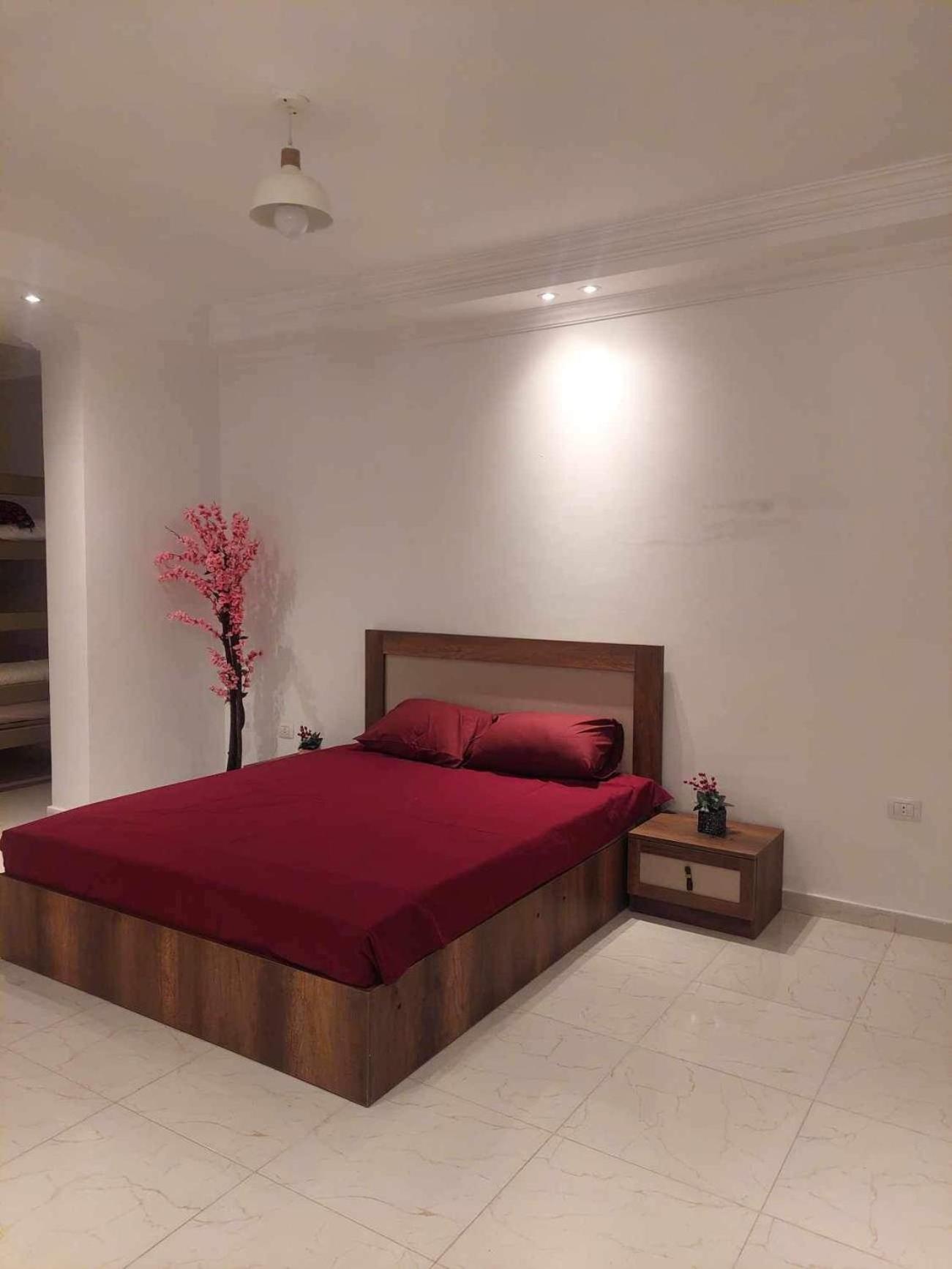 Virtue Pyramid View House Females,children And Families Only